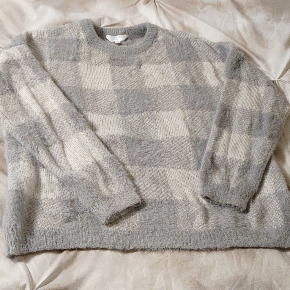 Time and Tru round neck fuzzy sweater size LX 16 -18.